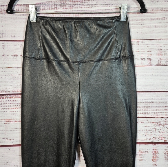 Aritzia Wilfred Free faux leather Daria leggings - Picture 4 of 16